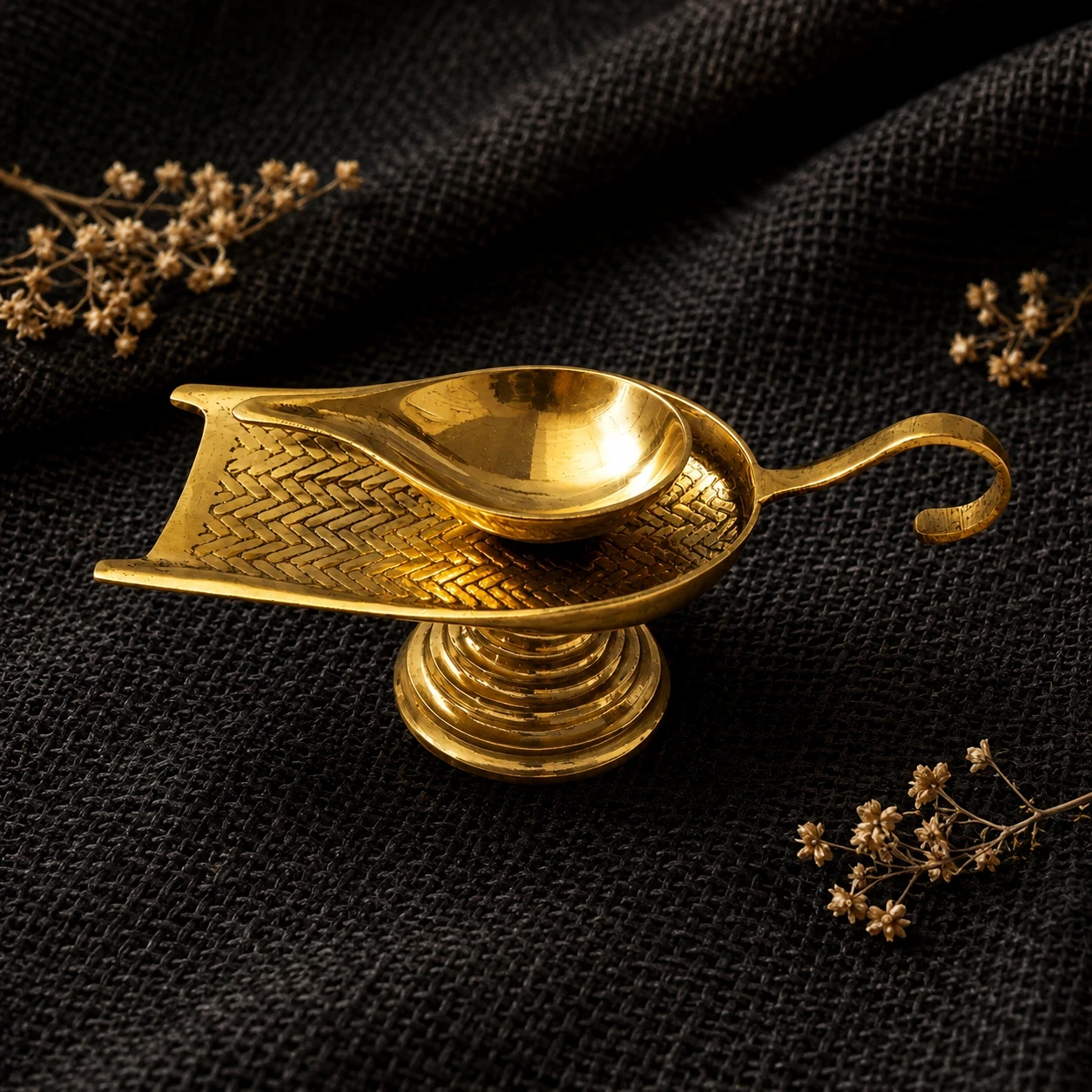 কুলা প্রদীপ- পিতল