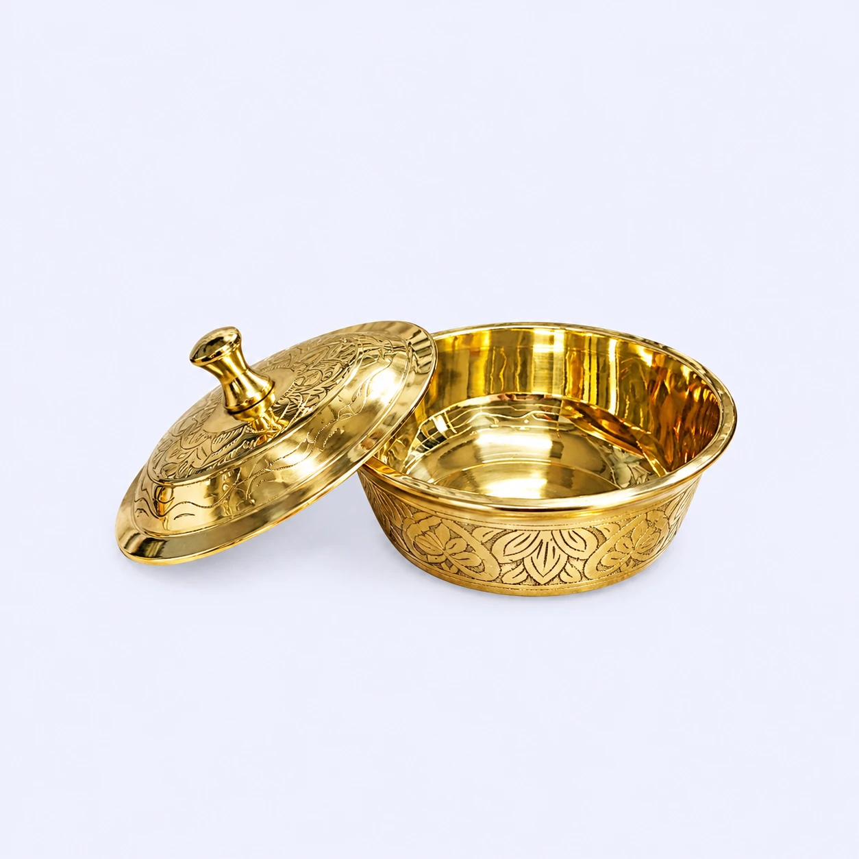 পিতলের ঢাকনা সহ বাটি