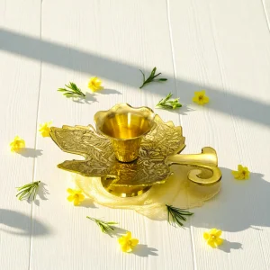 ক্যান্ডেল স্ট্যান্ড- পিতল